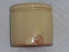 ANCIEN POT A CONFITURE EN TERRE VERNISSEE JAUNE MONOGRAMME N V   n° 4