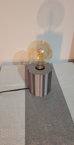Lampe avec ampoule - lampe,