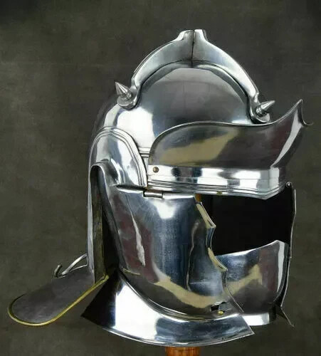 Casque médiéval ancien