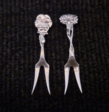 Suède? Poinçons à identifier-2 fourchettes à pickles argent massif - Art nouveau