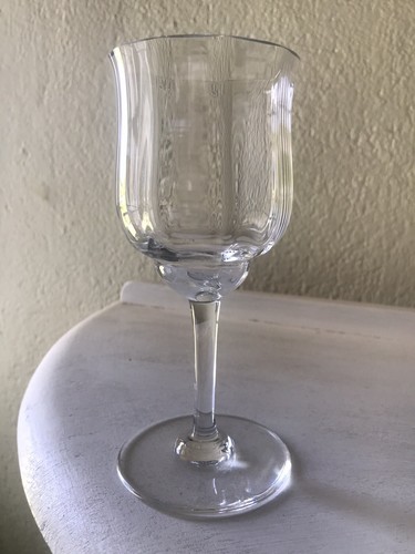 Baccarat grand verre vin - 1,