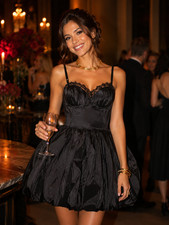 ✨ Robe Boohoo noire effet