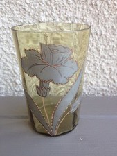Ancien verre émaillée signé bohème décor de fleur perce-neige ??