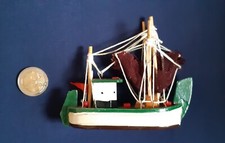 Maquette Bateau Chalutier Miniature Bois Ancien Vintage