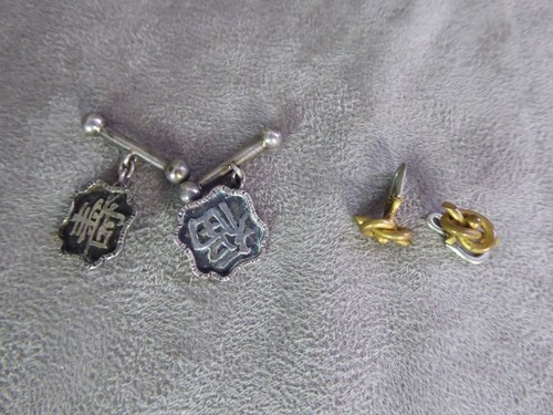 Deux paires boutons de - deux,