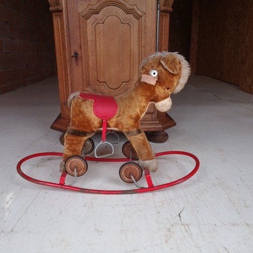 Ancien cheval bascule à - ancien, et