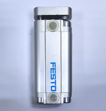 Cylindre pneumatique FESTO
