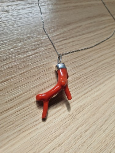 Pendentif main corne en - "main,