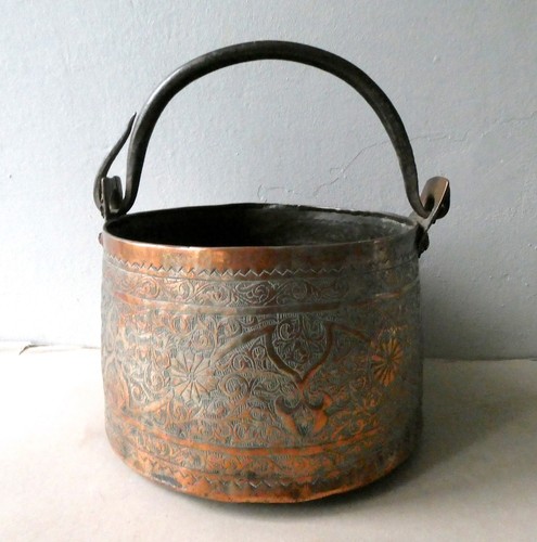 Chaudron cuivre embouti à - en,
