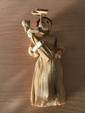poupee folklorique en paille