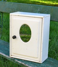 ARMOIRE à PHARMACIE, en métal avec son miroir, design, loft, indus, ARMOIRE .