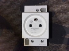 PRISE 2POLE+T. 220Volts 16A pour tableau électrique, SCHNEIDER ELECTRIC A9A15306