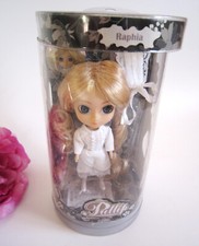 Mini Pullip fashion doll