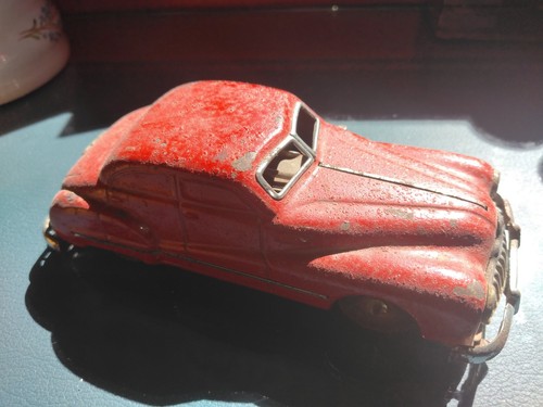 Voiture miniature ancienne - miniature,