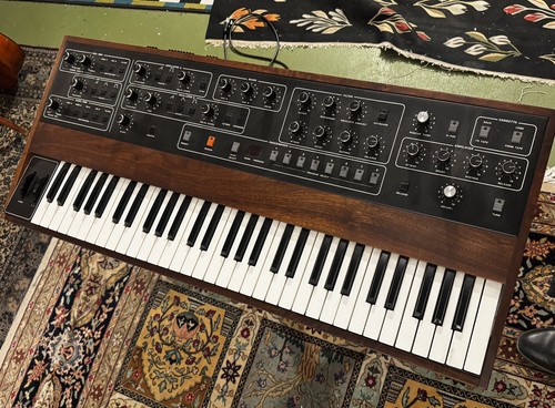 Prophet synthesizer - prophet-5,