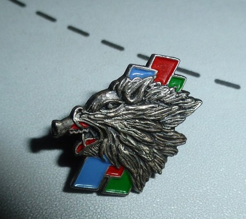Rare pin des - -,