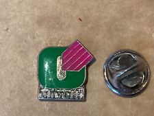 pins OLIVETTI logo fabricant