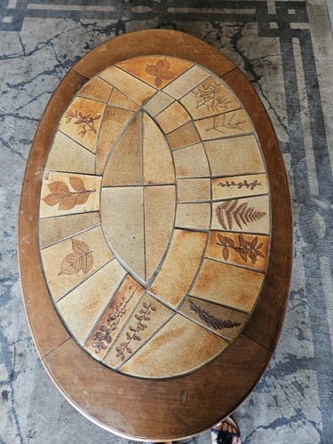 Table basse ronde - , signée