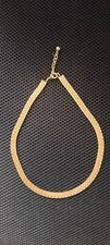COLLIER CHAINE SEMI RIGIDE RAS LE COU PLAQUE OR