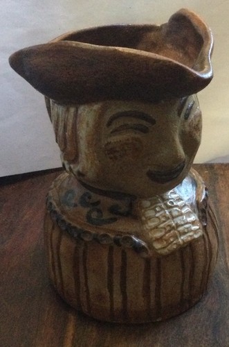 Pichet anthropomorphe curé - pichet,