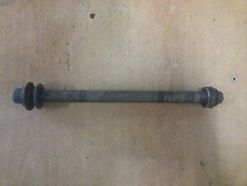 Axe roue arrière SUZUKI GSXF 1100