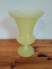 Vase Opaline forme Médicis