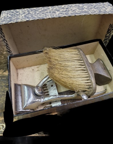 Ancienne boite avec - avec, materiel