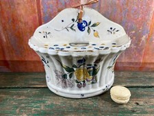 Bouquetière murale faïence