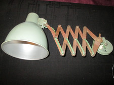 lampe d'atelier orientable