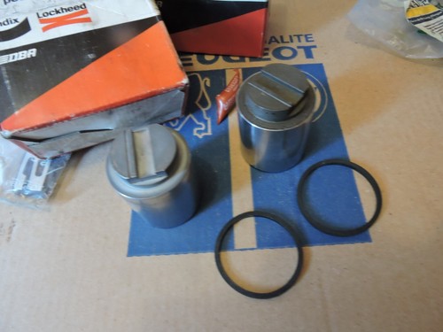 Pistons avec joints - 2, etrier