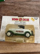 ERTL 1932 Ford Roadster Avec