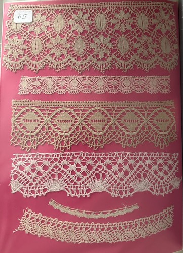 Dentelle ancienne sur carton - dentelle,