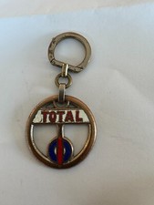 porte clés automobile augis émaillé TOTAL Station garage années 60