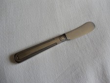 COUTEAU A BEURRE EN METAL ARGENTE