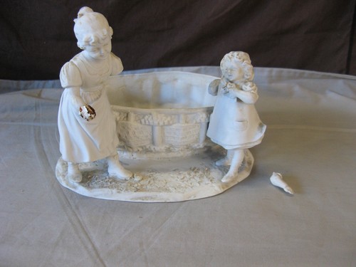 Jardinière biscuit de - jardinière,