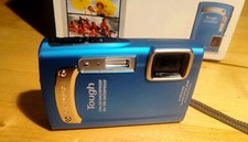Appareil photo numérique vintage étanche OLYMPUS TOUGH TG-320, 14Mp - Japon 2012