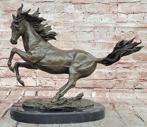 Signée wild stallion bronze - signée,