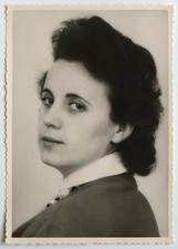 Portrait femme studio 3/4 - Photo vintage snapshot c. 1960