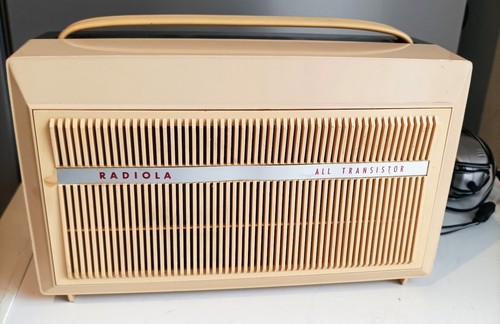 Tourne disque radiola - tourne,