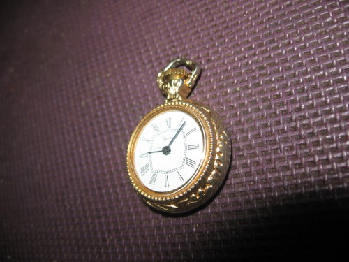Montre mécanique forme - montre,