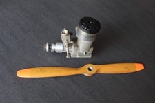 (136) Moteur MOKI Model engine 25 RC Aircraft