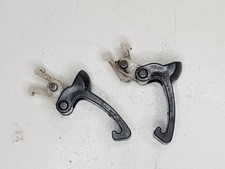 agraffe fixation capot de