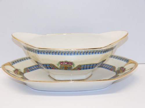 Jolie ancienne sauciere - jolie,
