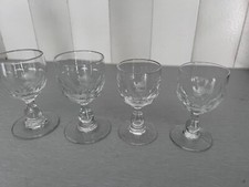 4 ANCIENS VERRES A PIED EN