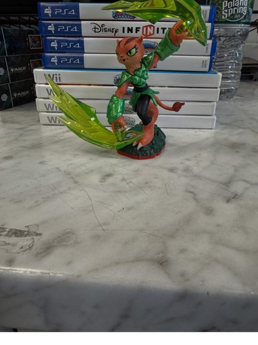 Skylanders tuff luck figure - tuff,