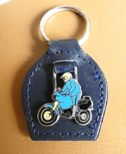 Ancien porte clé métal - , et
