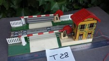 T28/  Ancien superbe passage à niveau électrique JEP pour train échelle O