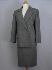 Tailleur femme entièrement doublé en flanelle grise."WEILL" taille. (42)