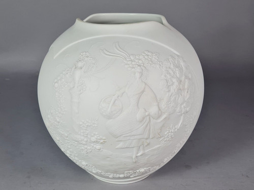 Ancien vase biscuit - , porcelaine