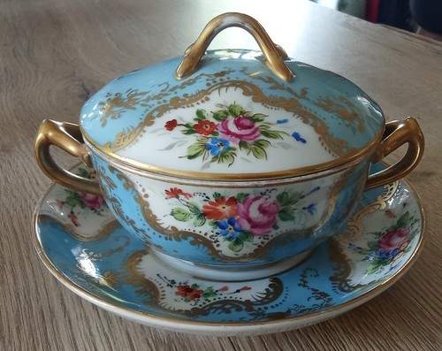 Ancienne tasse bouillon - ancienne,